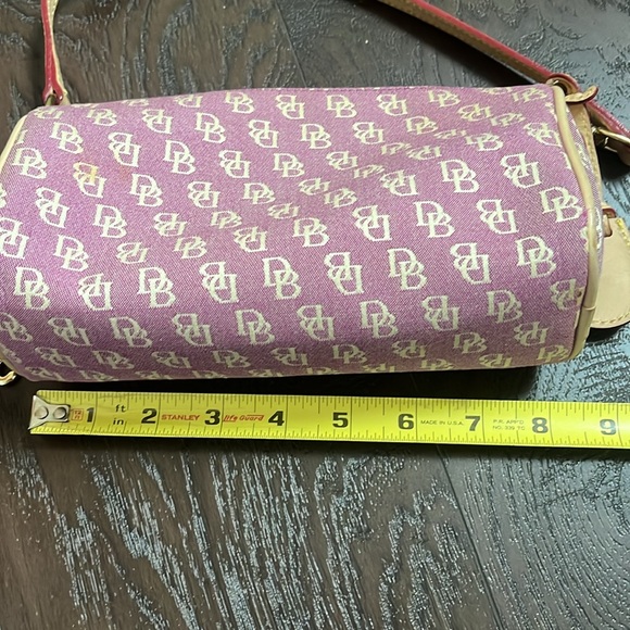 Dooney and Bourke Vintage Barrel Signature mini bag - Picture 11 of 12